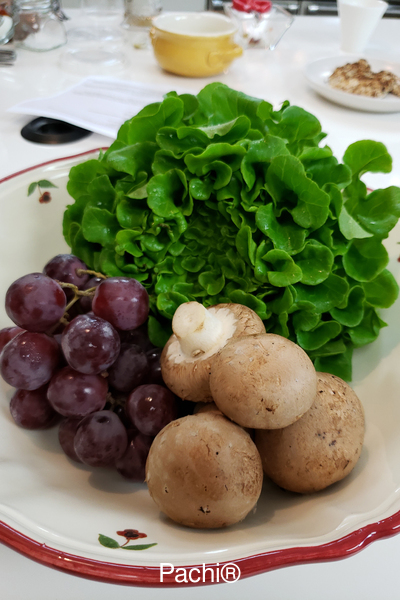 Butter Bibb w/ Fresh Mushrooms & Grapes