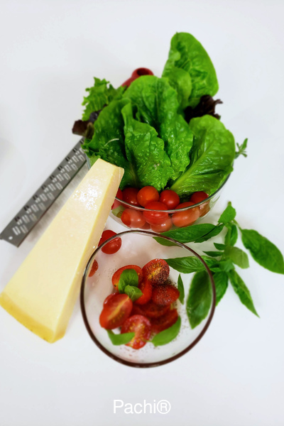 Romaine & Cherry Tomtoes w/ Raspberry Dressing